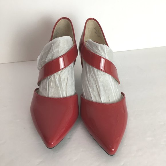 6.5W 6.5 WIDE Life Stride Suki Fire Red Patent Faux Leather Asymmetrical Heels - Picture 4 of 16